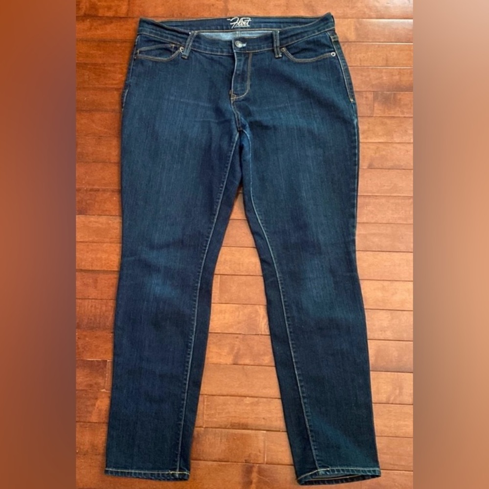 Old Navy The Flirt Blue Dark Wash SZ 6 Y2K Classic Everyday Denim Jean Pants